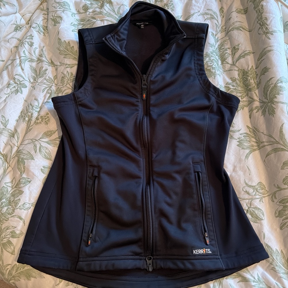 Kerrits Black Women's Softshell Vest with Zip Pockets